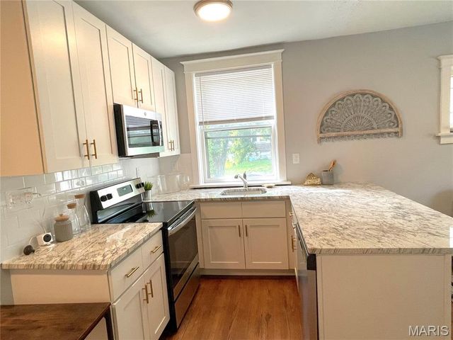 4560 Flad Avenue, St Louis, MO 63110