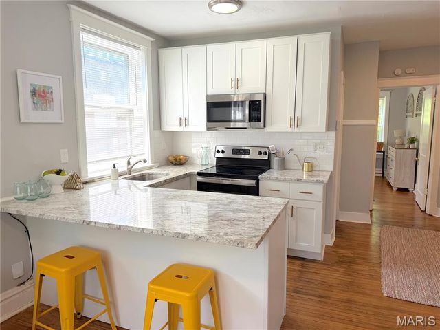 4560 Flad Avenue, St Louis, MO 63110