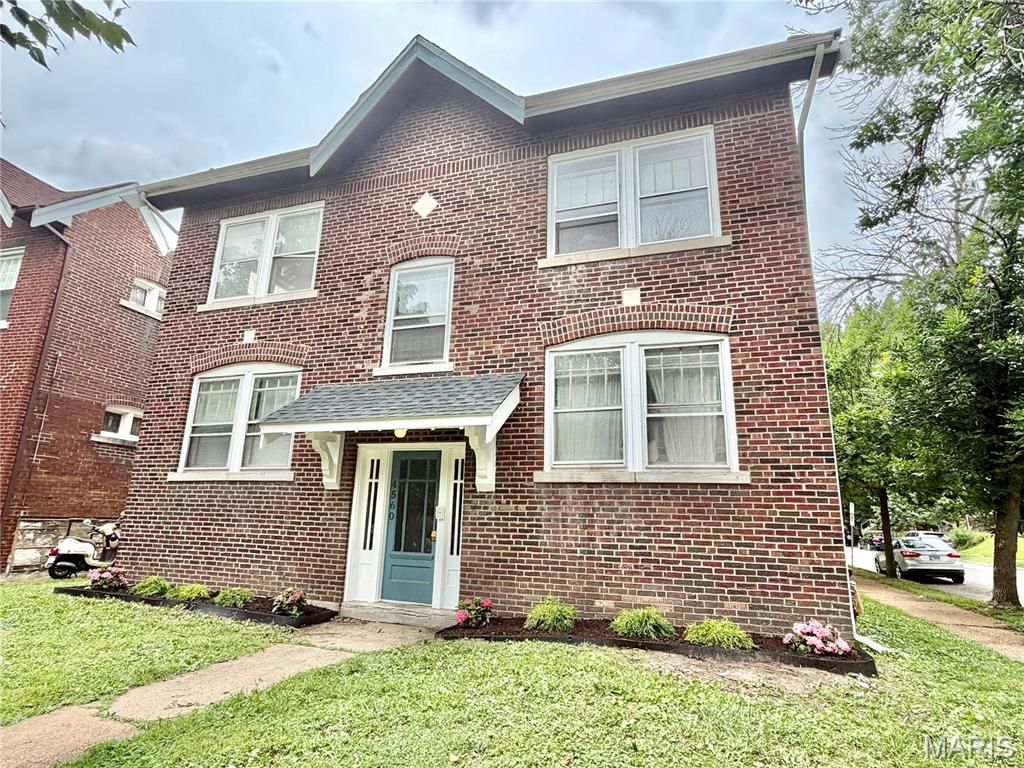 4560 Flad Avenue, St Louis, MO 63110