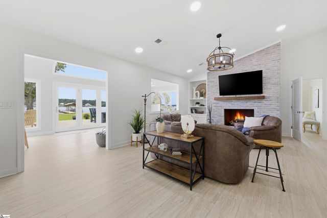 3299 Whitten Road, Waterloo, SC 29384