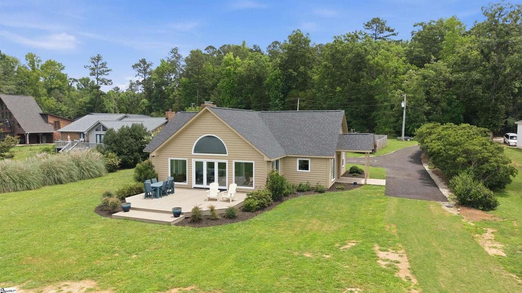 3299 Whitten Road, Waterloo, SC 29384