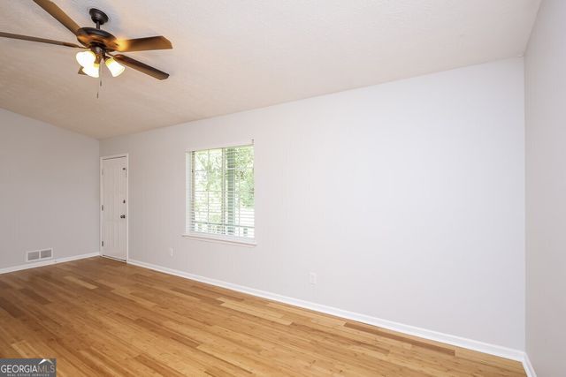 1890 Lamplighter Way, Snellville, GA 30078