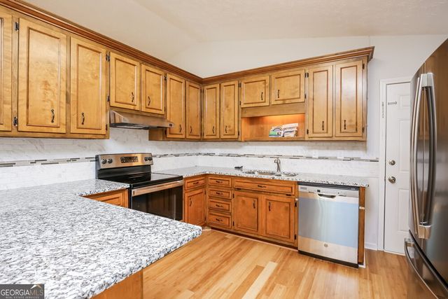 1890 Lamplighter Way, Snellville, GA 30078