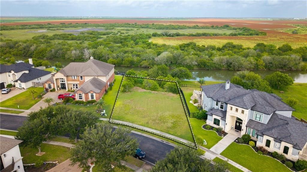 7617 Kings, Corpus Christi, TX 78413 — photo 2
