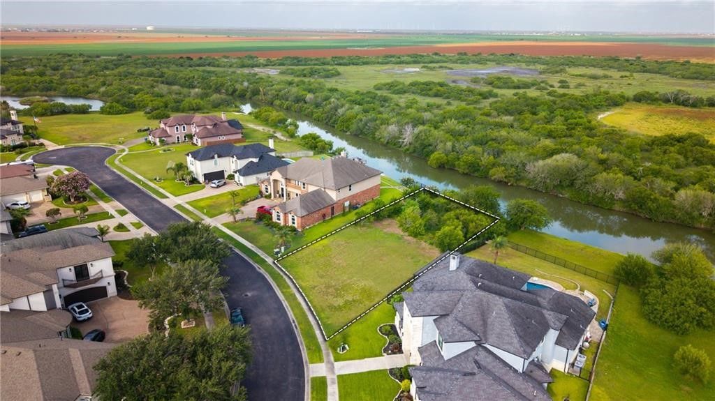 7617 Kings, Corpus Christi, TX 78413 — photo 3