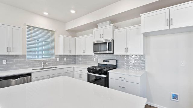 61187 Splendor Lane, Bend, OR 97702