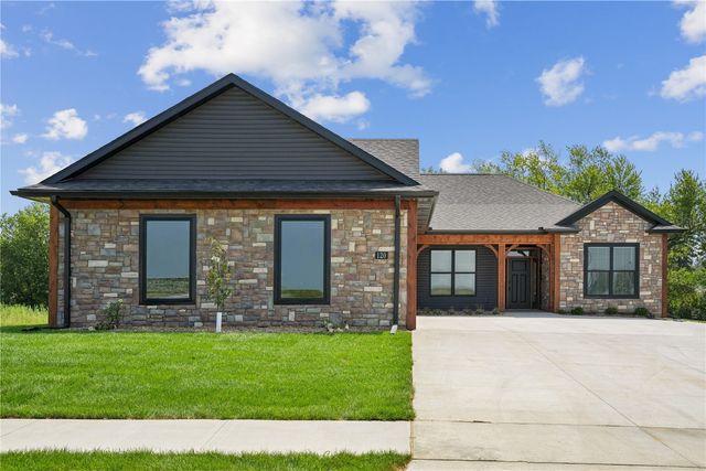 120 Howard Ave, Swisher, IA 52338