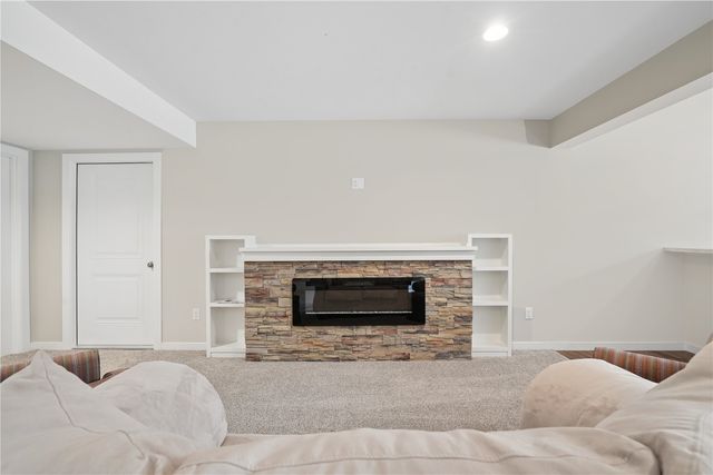 120 Howard Ave, Swisher, IA 52338