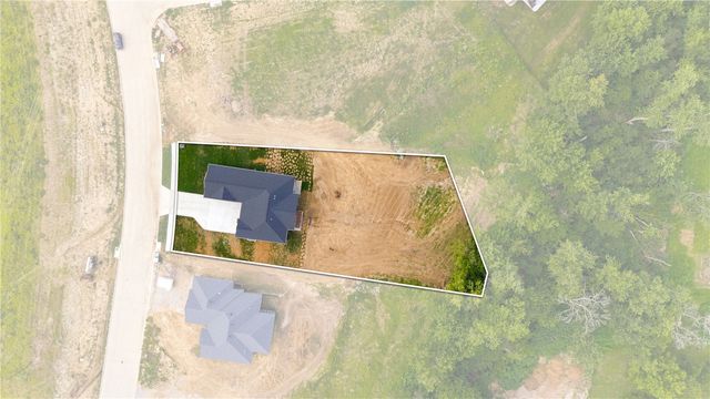 120 Howard Ave, Swisher, IA 52338
