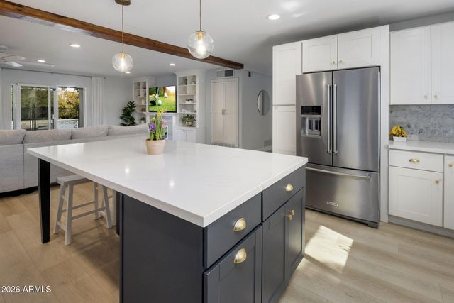 2020 E STATE Avenue, Phoenix, AZ 85020