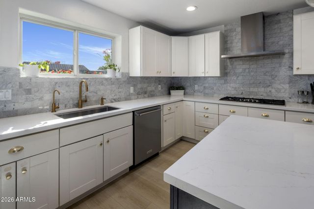 2020 E STATE Avenue, Phoenix, AZ 85020