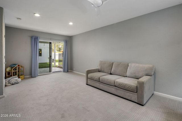 2020 E STATE Avenue, Phoenix, AZ 85020