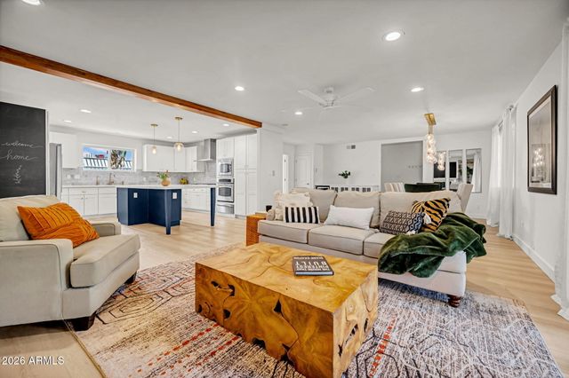 2020 E STATE Avenue, Phoenix, AZ 85020