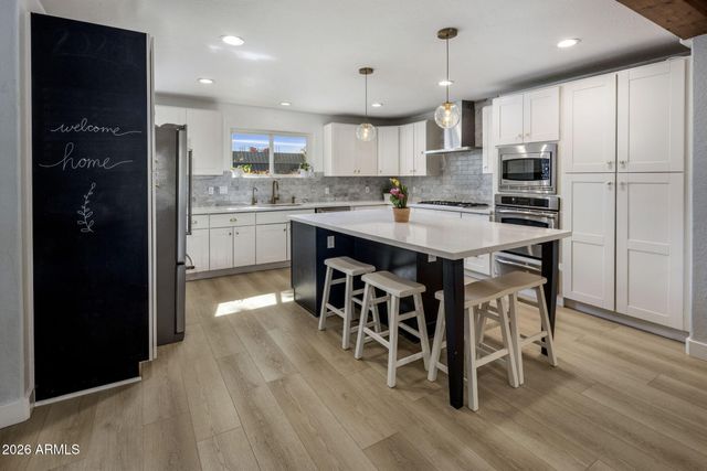 2020 E STATE Avenue, Phoenix, AZ 85020