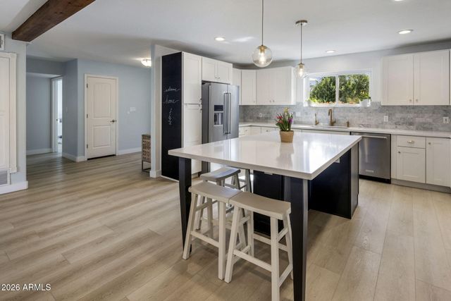 2020 E STATE Avenue, Phoenix, AZ 85020