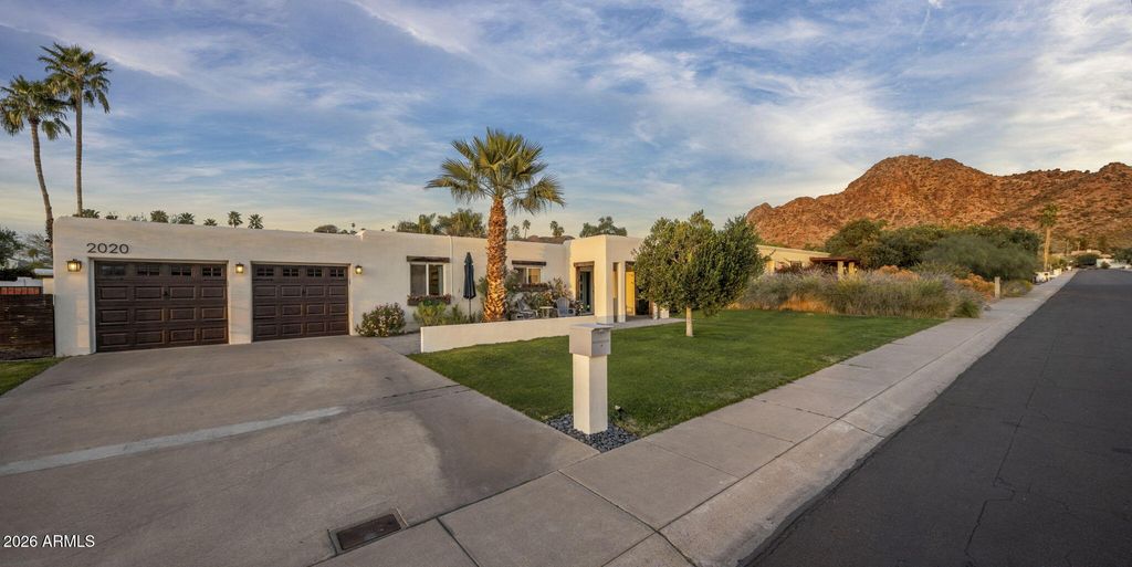 2020 E STATE Avenue, Phoenix, AZ 85020 — exterior