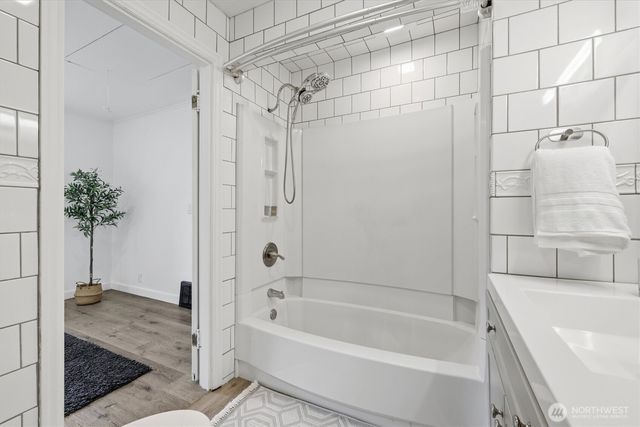 1027 S 124th Street, Seattle, WA 98168
