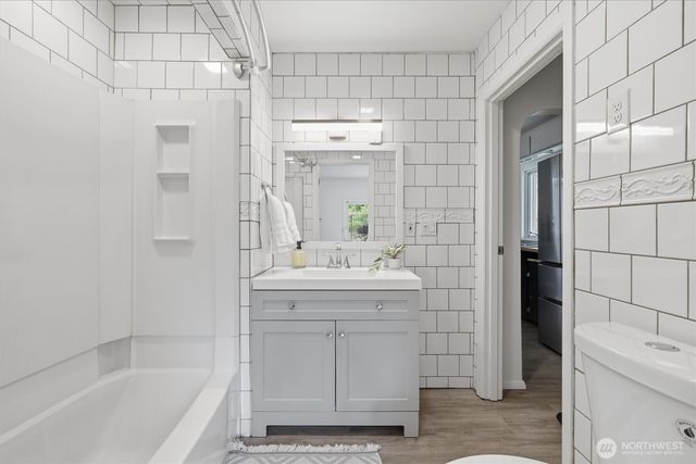 1027 S 124th Street, Seattle, WA 98168