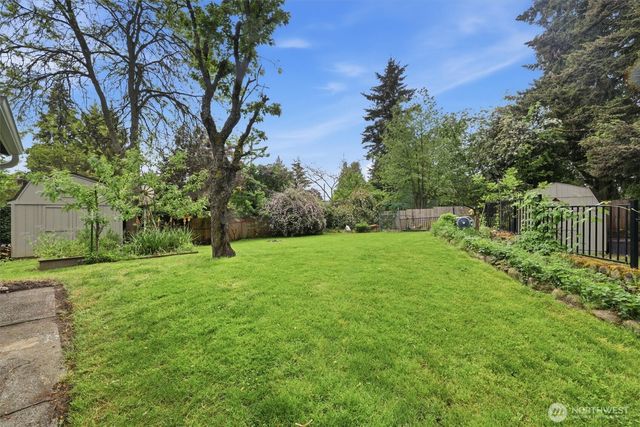 1027 S 124th Street, Seattle, WA 98168