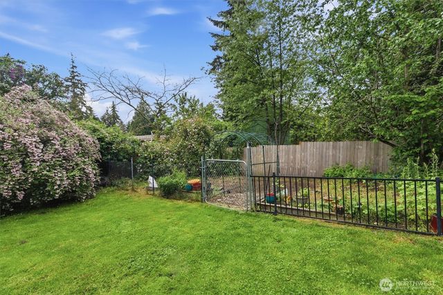 1027 S 124th Street, Seattle, WA 98168