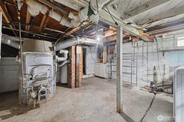 1027 S 124th Street, Seattle, WA 98168