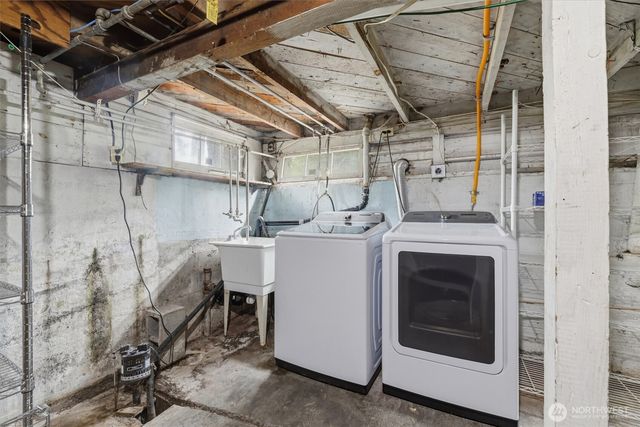 1027 S 124th Street, Seattle, WA 98168