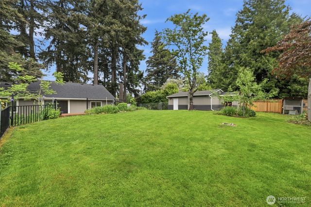 1027 S 124th Street, Seattle, WA 98168