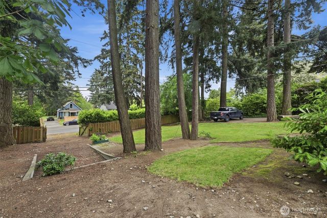 1027 S 124th Street, Seattle, WA 98168