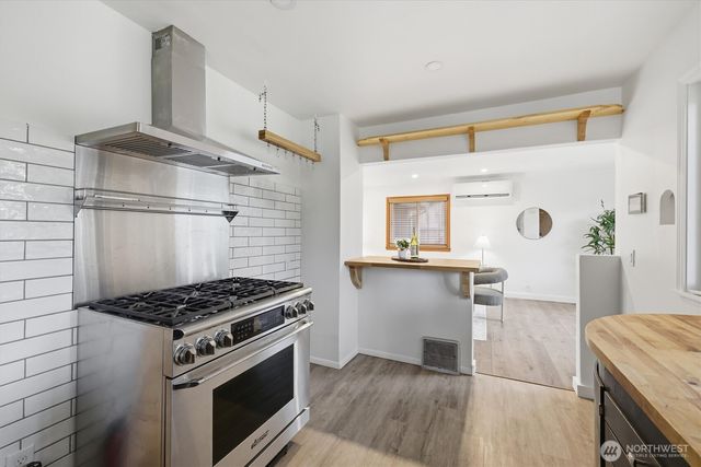 1027 S 124th Street, Seattle, WA 98168