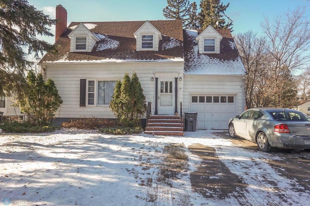 1101 11th Street S, Moorhead, MN 56560