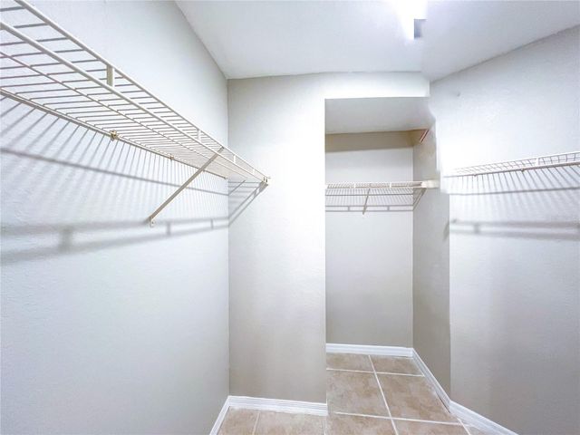 2211 NW 16TH TERRACE 2211, Gainesville, FL 32605