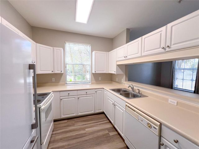 2211 NW 16TH TERRACE 2211, Gainesville, FL 32605