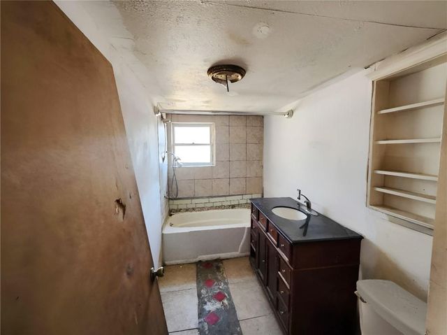 6320 Sloan Avenue, Kansas City, KS 66104