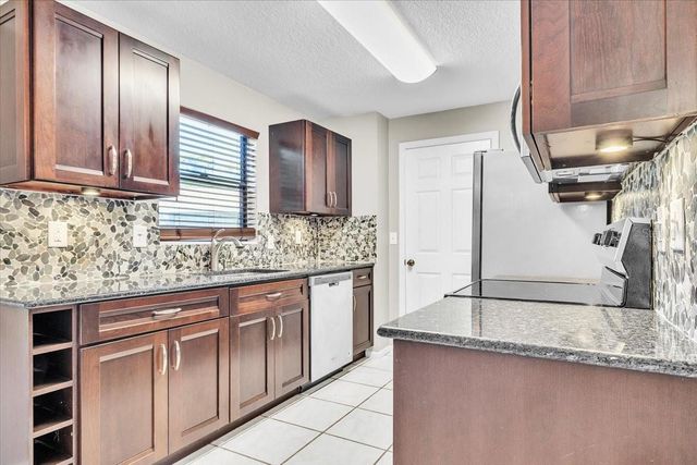 17131 DOYLE AVENUE, Port Charlotte, FL 33954