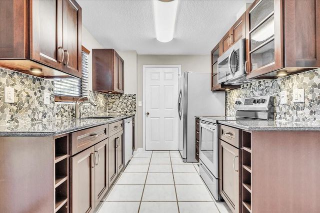 17131 DOYLE AVENUE, Port Charlotte, FL 33954