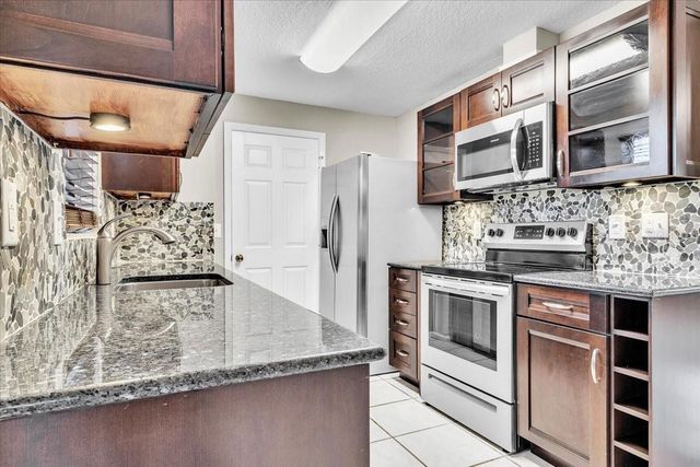 17131 DOYLE AVENUE, Port Charlotte, FL 33954