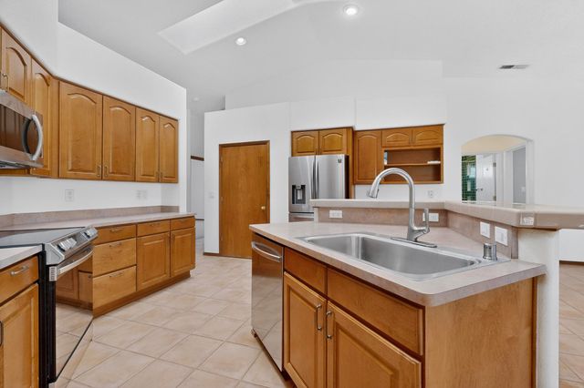 9507 Corona Avenue NE, Albuquerque, NM 87122