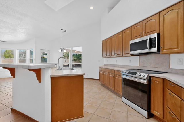 9507 Corona Avenue NE, Albuquerque, NM 87122