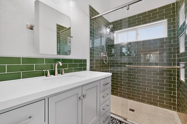 9507 Corona Avenue NE, Albuquerque, NM 87122