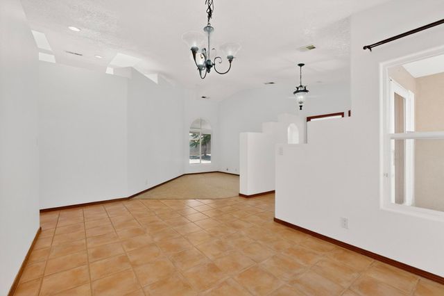 9507 Corona Avenue NE, Albuquerque, NM 87122