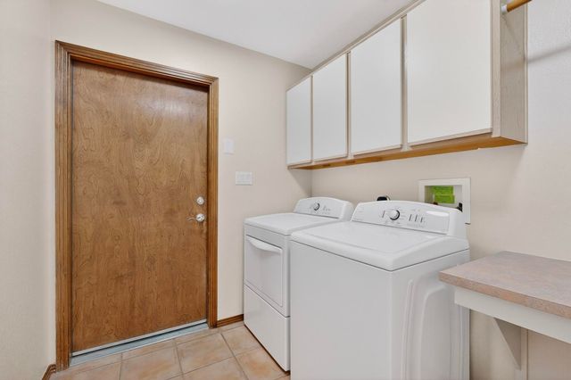 9507 Corona Avenue NE, Albuquerque, NM 87122