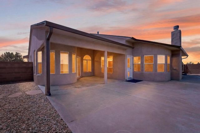 9507 Corona Avenue NE, Albuquerque, NM 87122