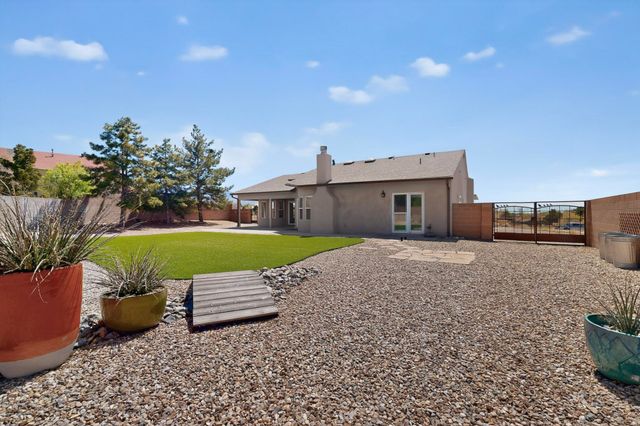 9507 Corona Avenue NE, Albuquerque, NM 87122