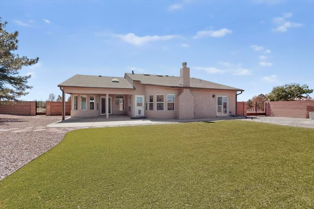 9507 Corona Avenue NE, Albuquerque, NM 87122