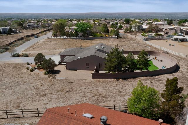 9507 Corona Avenue NE, Albuquerque, NM 87122