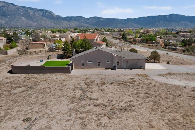 9507 Corona Avenue NE, Albuquerque, NM 87122