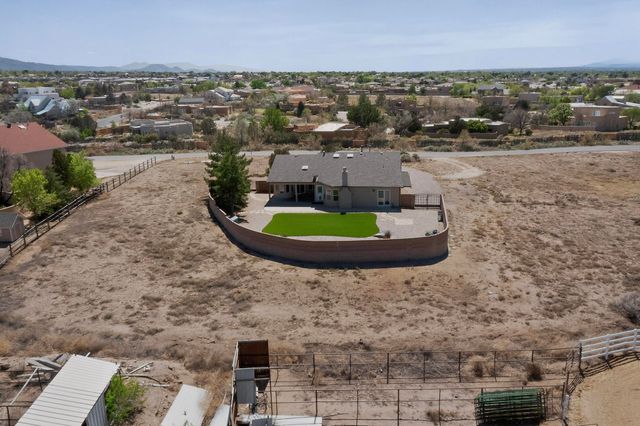 9507 Corona Avenue NE, Albuquerque, NM 87122