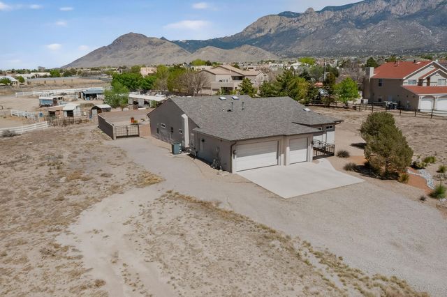 9507 Corona Avenue NE, Albuquerque, NM 87122