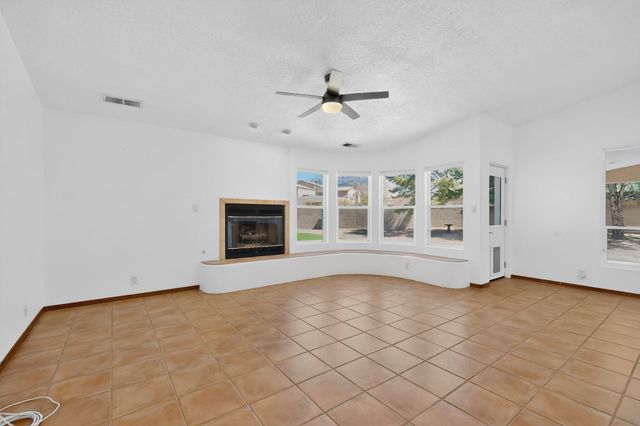 9507 Corona Avenue NE, Albuquerque, NM 87122