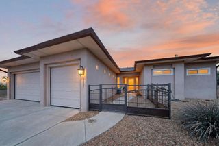 9507 Corona Avenue NE, Albuquerque, NM 87122
